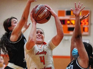 Una mexicana más se unirá a la NCAA; Evelyn Quiroz firmó con Texas A&M