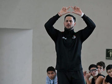 Enrique Zuñiga, el entrenador que comanda a la generación dorada de México