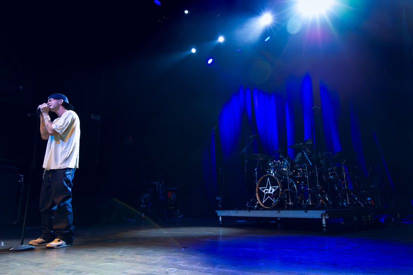 Corbyn Besson performing at Gramercy Theatre in New York, NY on March 23, 2026. Photos by Miranda Wyman
