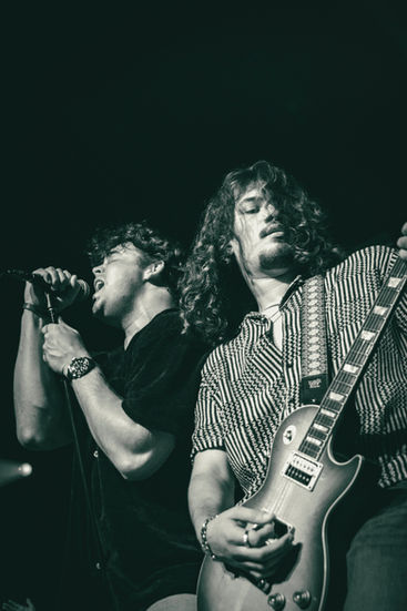 High June performing at Globe Iron in Cleveland, OH on June 17, 2026. Photos y Madison Cozzens
