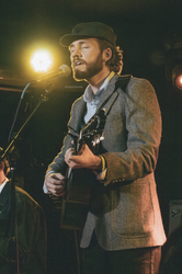 Hunter Metts at the Mercury Lounge in NYC on November 7, 2025. Photos by Miranda Wyman