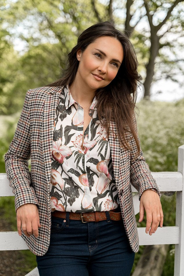 Thumbnail: HOLLY TURNER