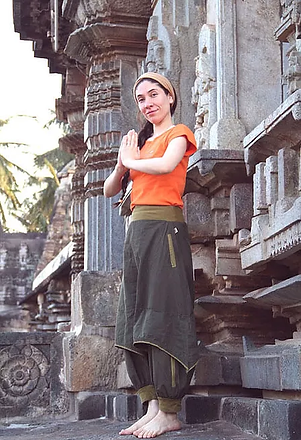 Paola-RÃos-Ekara-Devi-Ayur-Yoga-Vital_jp.webp
