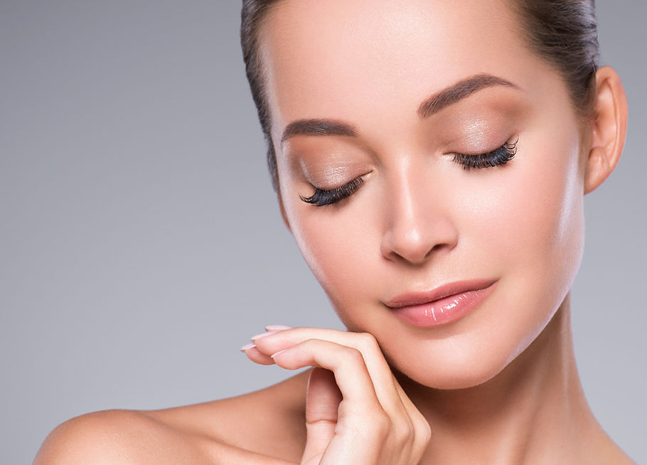 Woman skin beauty healthy care natural makeup close up face beautiful eyes .jpg