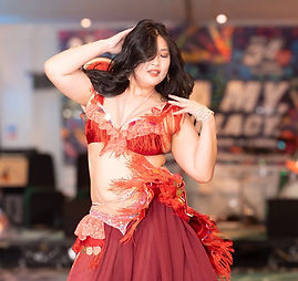 Bellydancer, Dance instructor