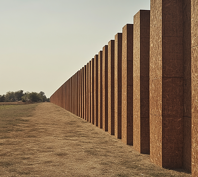 beltra77_I_see_a_long_and_tall_straight_wall._The_wall_is_made__9470bd8d-aa42-4324-aaca-c5