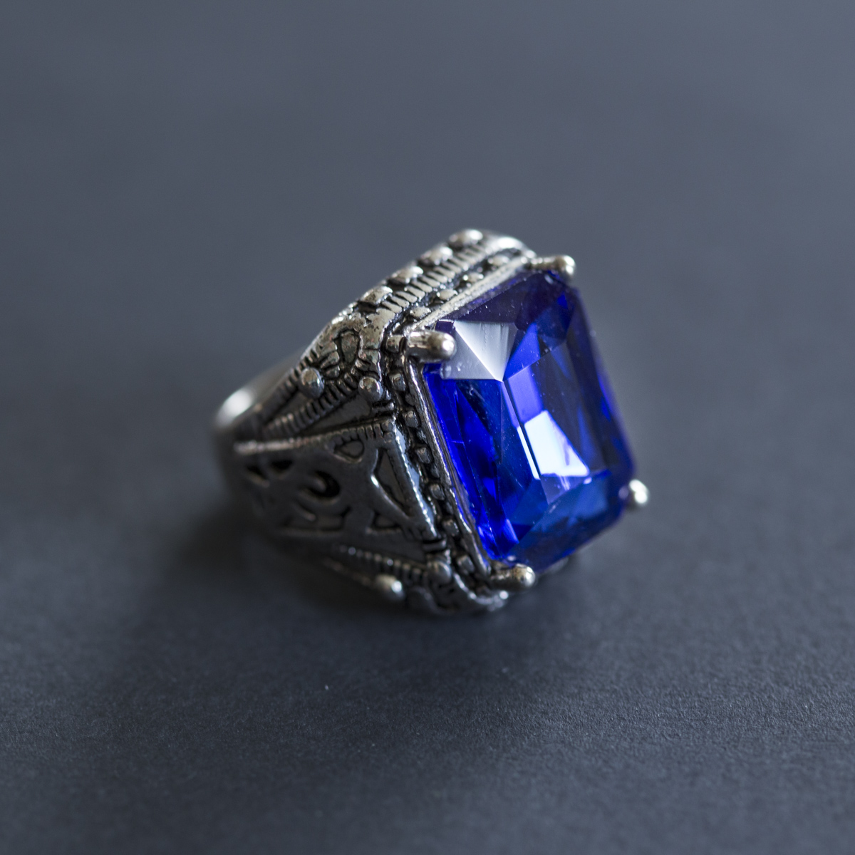 Mens Classic Vintage Princess Blue Sapph