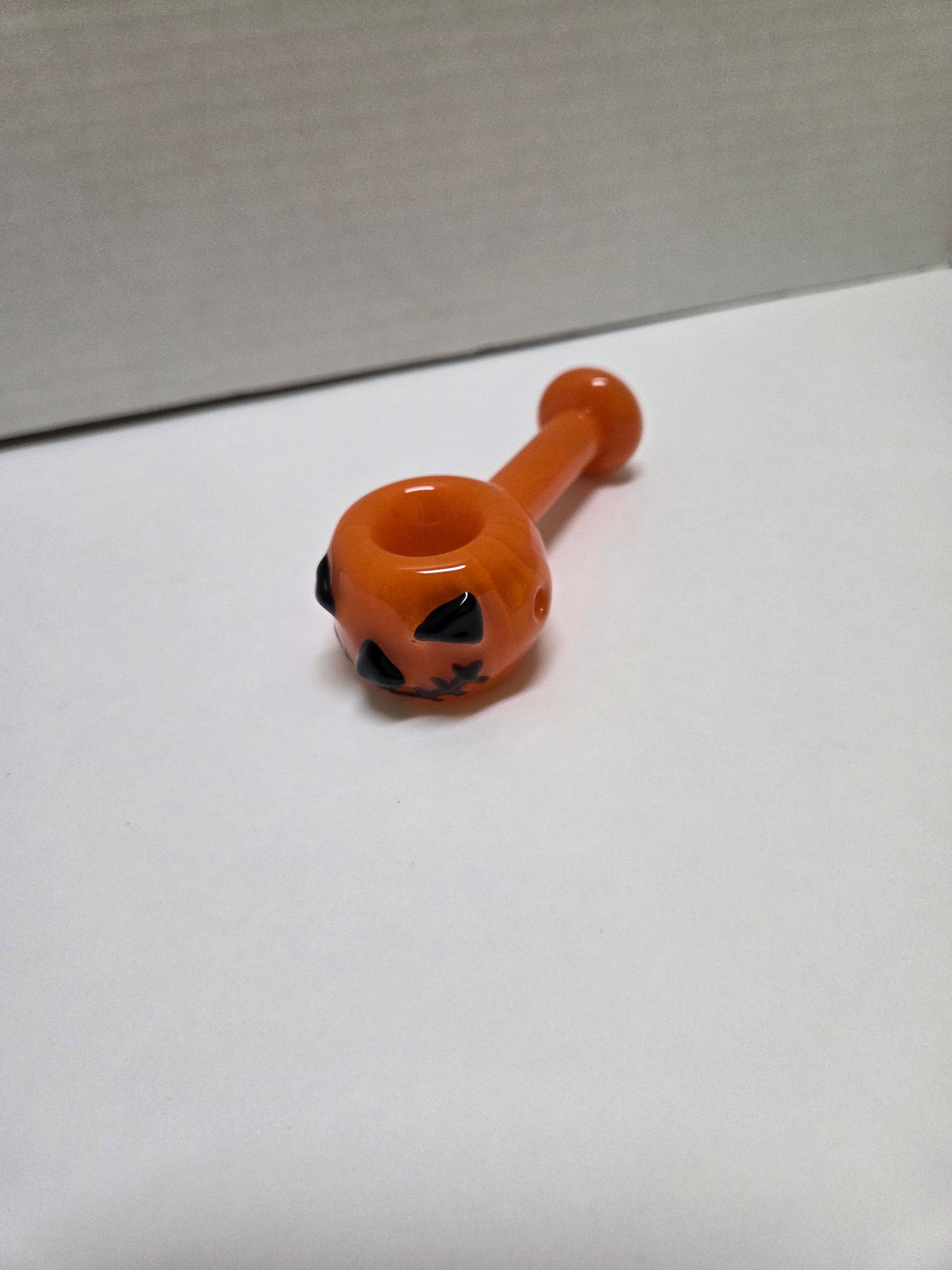jack-o-lantern 4"