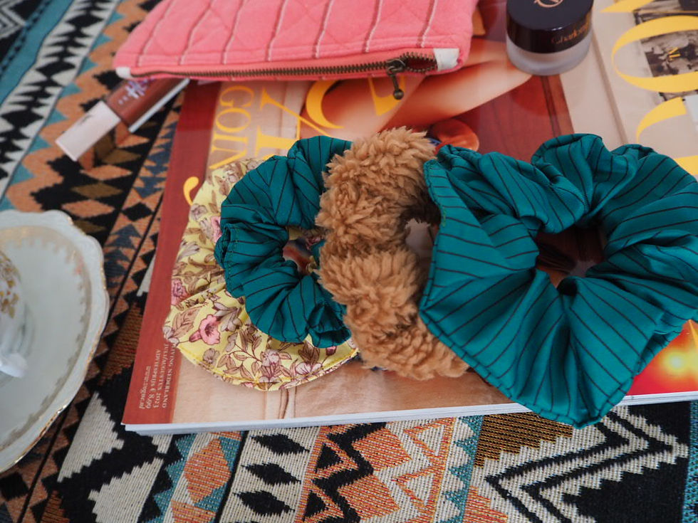 Thumbnail: Green scrunchie (small)