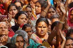 मुख्यमंत्री- माझी लाडकी बहिण योजनेचे ऑनलाईन अर्ज भरण्यासाठी शुल्क आकारणाऱ्या 2 नेट कॅफे विरोधात गुन्हे दाखल