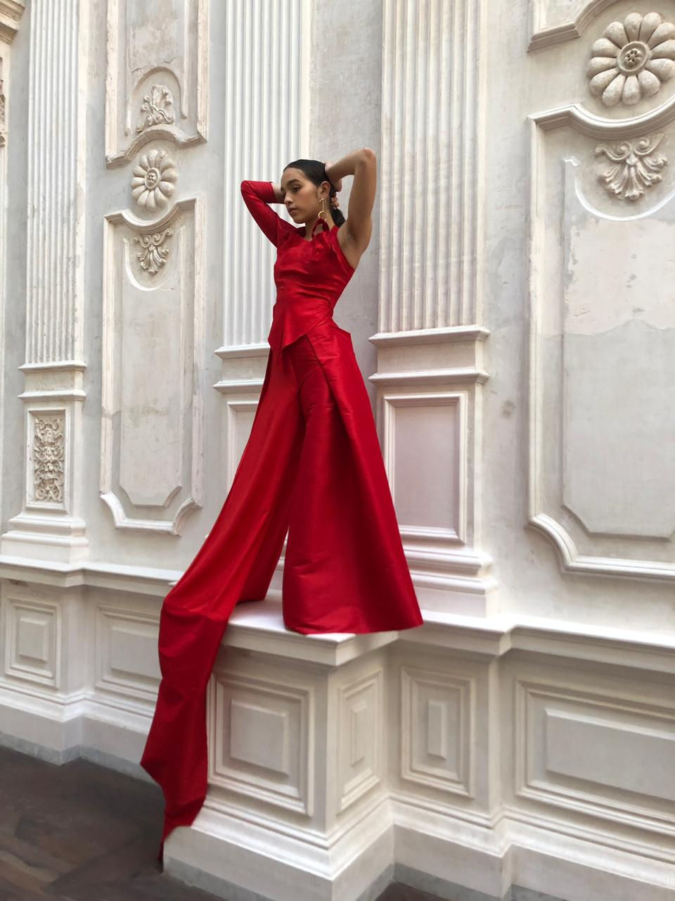 Top y pantalón de tafetán por Annegret Couture Trouvée