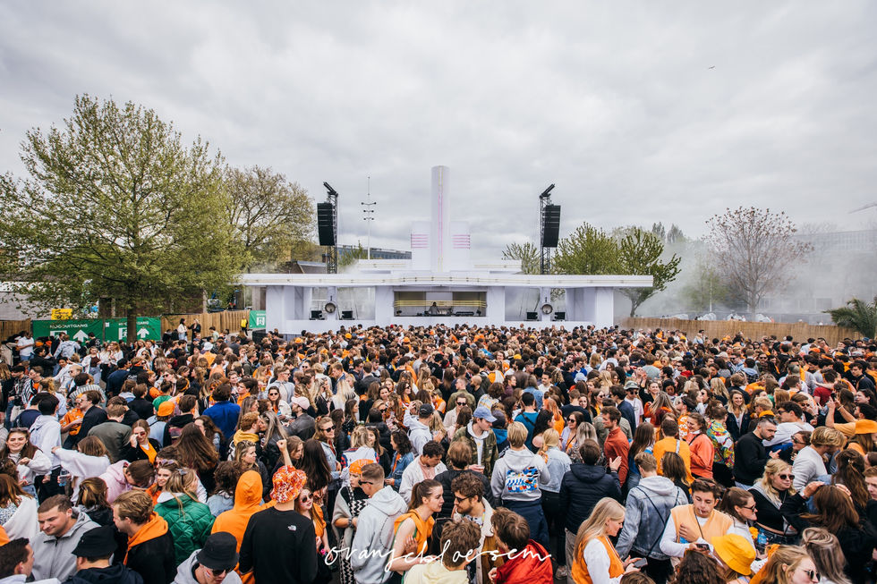 Main Stages | Locus Pocus Deco