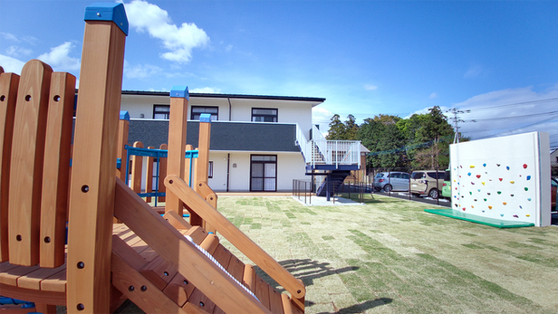 しおどめ保育園つくばの園庭と遊具