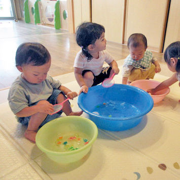 しおどめ保育園八潮駅北の園児たち
