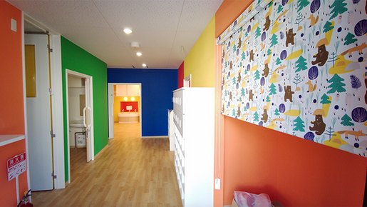 しおどめ保育園三郷中央の玄関ホール