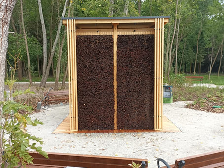 Prosta tężnia w Regułach gm. Michałowice