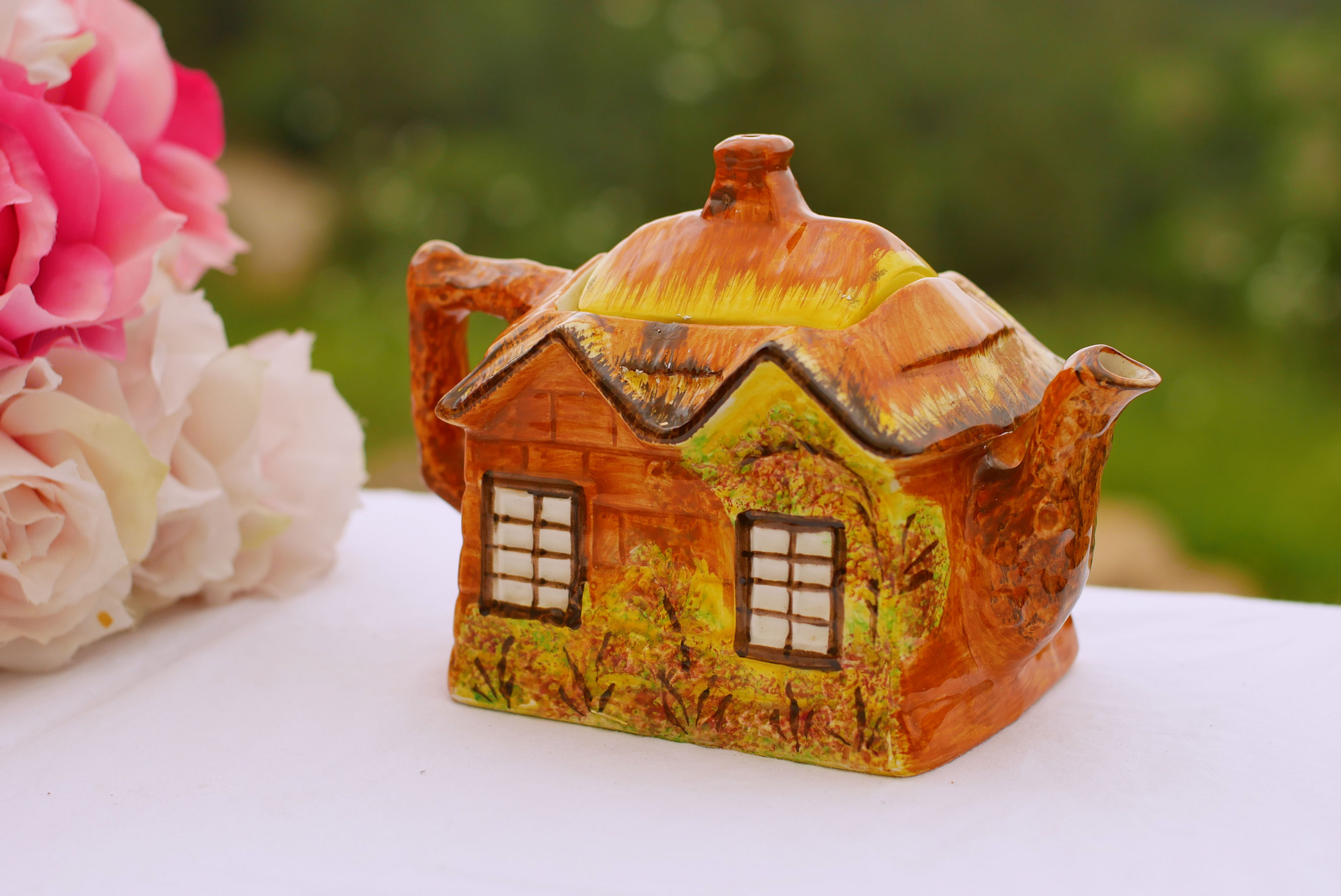 COTTAGE HOME - ENGLAND