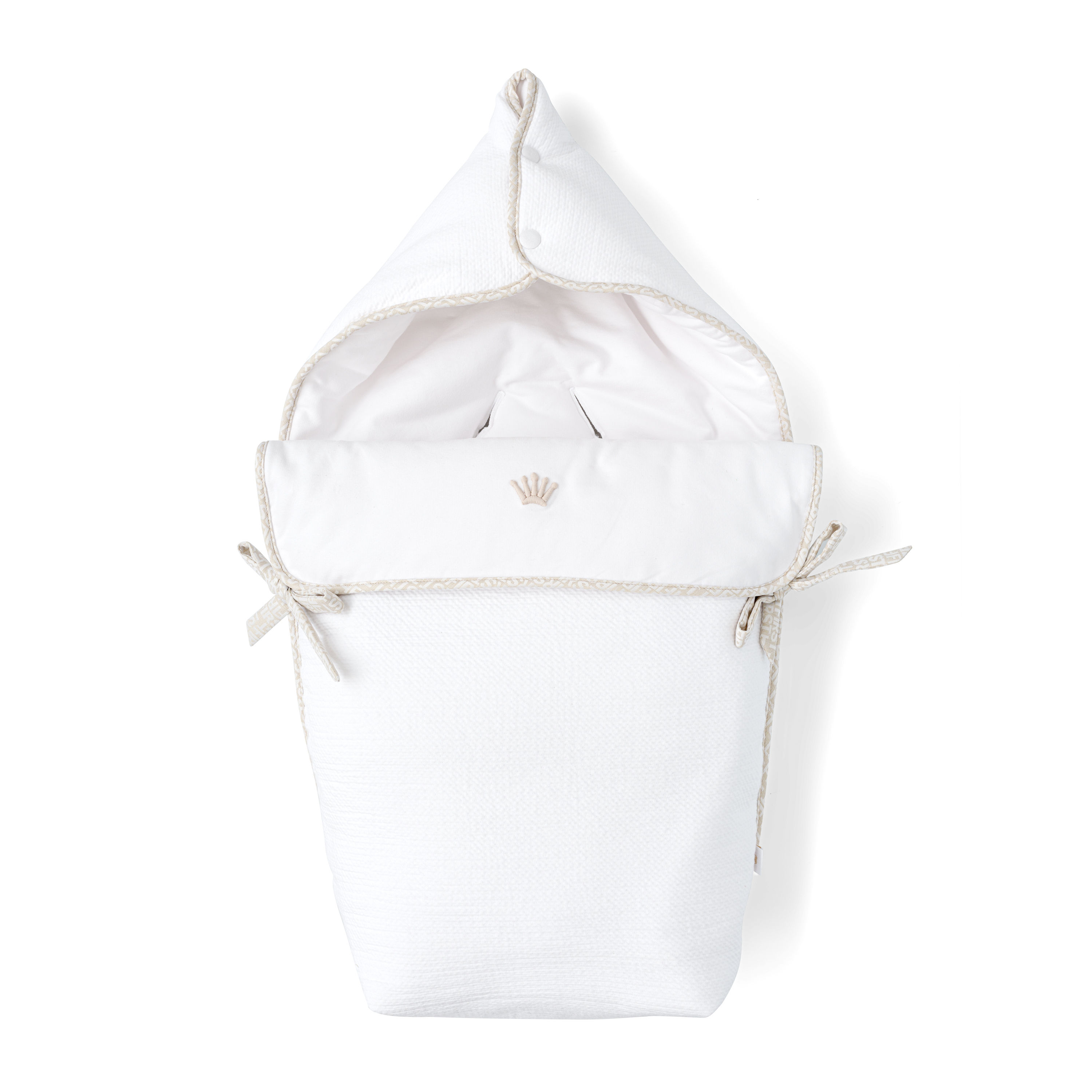 9904597 ANGELS NEST First Class Edition