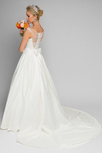 Thumbnail: Beautiful Satin Wedding Gown