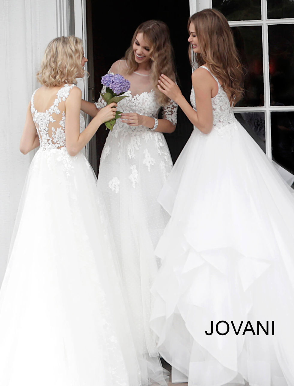 縮圖：Off White Sleeveless Embroidered Bodice Wedding Dress JB68167