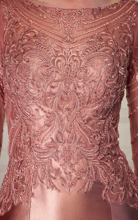 縮圖：Satin Evening Gown with Embellished Lace Bodice