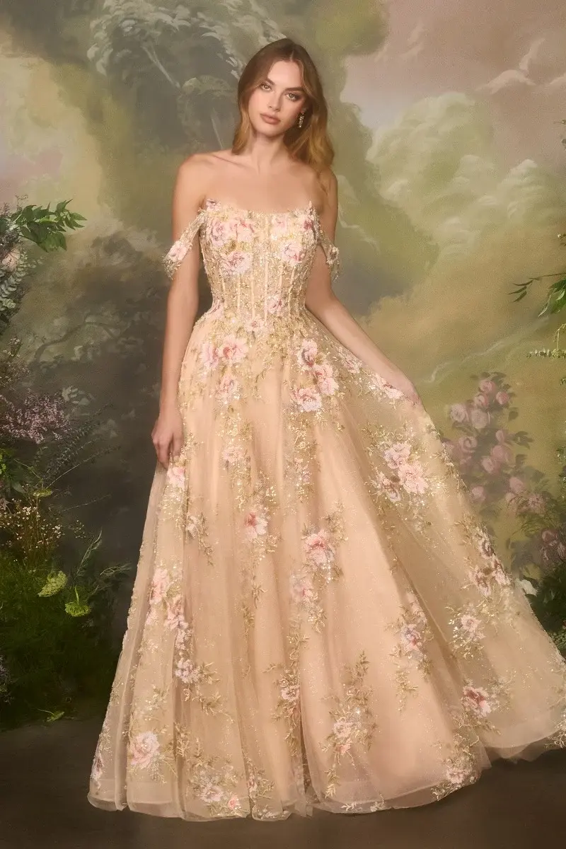 Thumbnail: Elegant Embroidered  Ball Gown