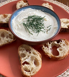 Patê de Queijo Branco com alho