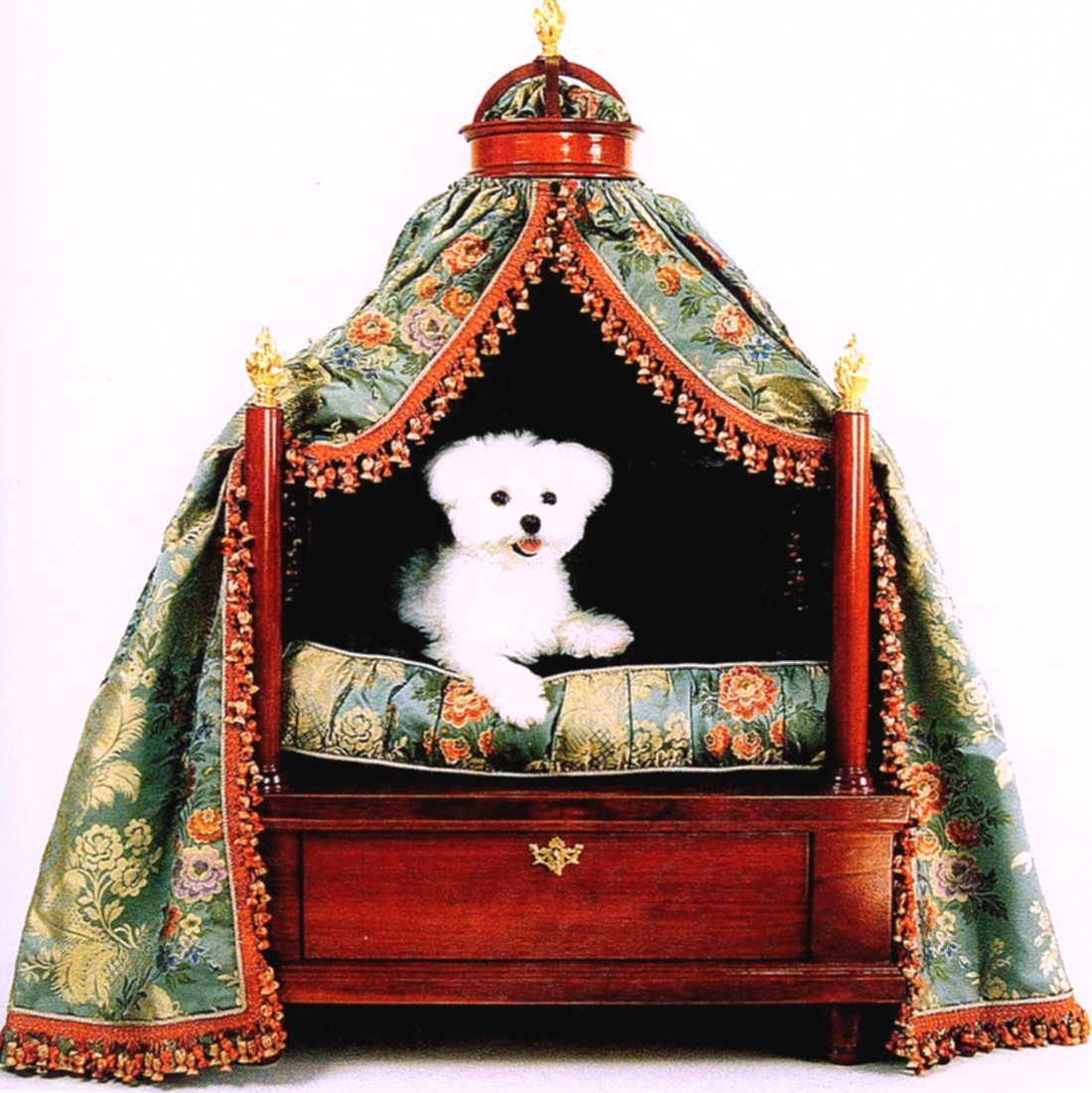 Bespoke Pet Beds – "Heaven" - Epnos - Architecture for Pets