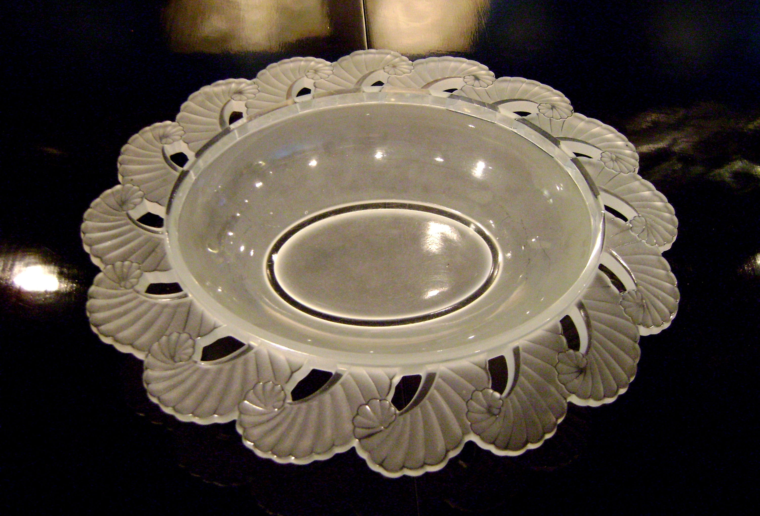 Art Deco Oval Fern Leaf Motif Etched Glass Dish Large