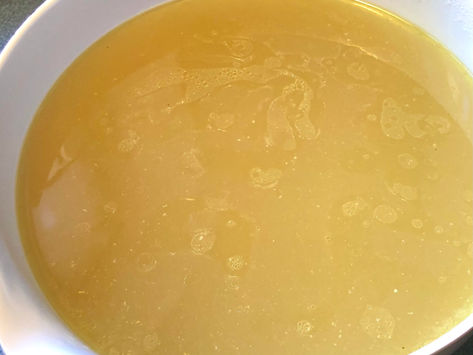Suppe lavet af kyllingeskrog