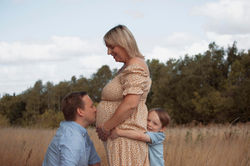 Natural Surrey Maternity Shoot: Capturing Precious Moments