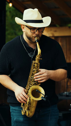 Karina's Saloon -Sip, Craft & Chill