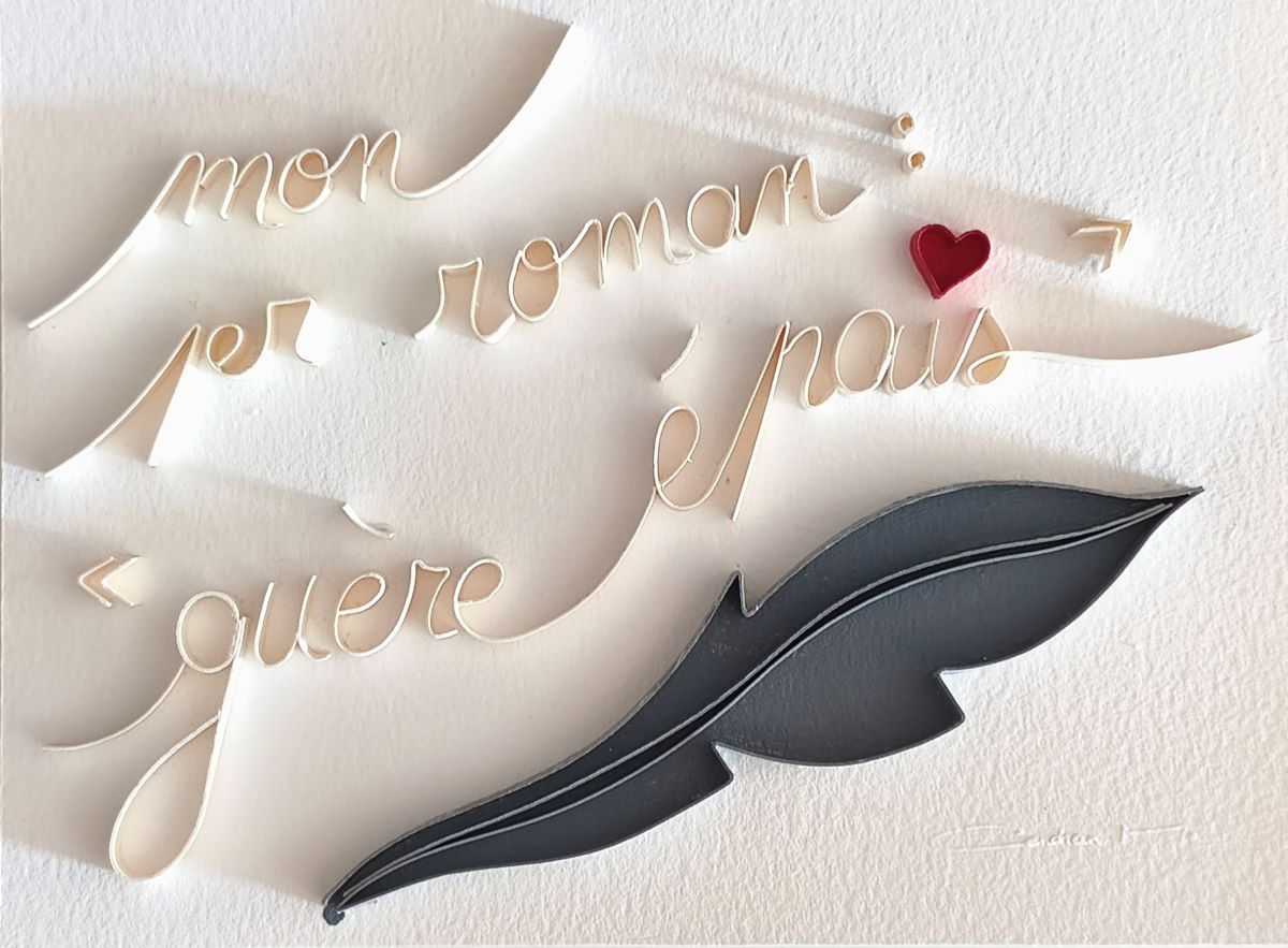 Œuvre originale MO3D MON 1ER ROMAN GUÈRE ÉPAIS de Cendreen Mo, écriture blanche en relief accompagnée une grande plume grise