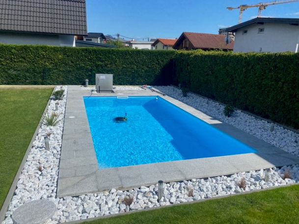 Eingebetter Pool