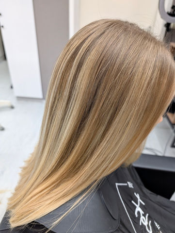 Blondierte Haare von Hoaschneiderei Straßer