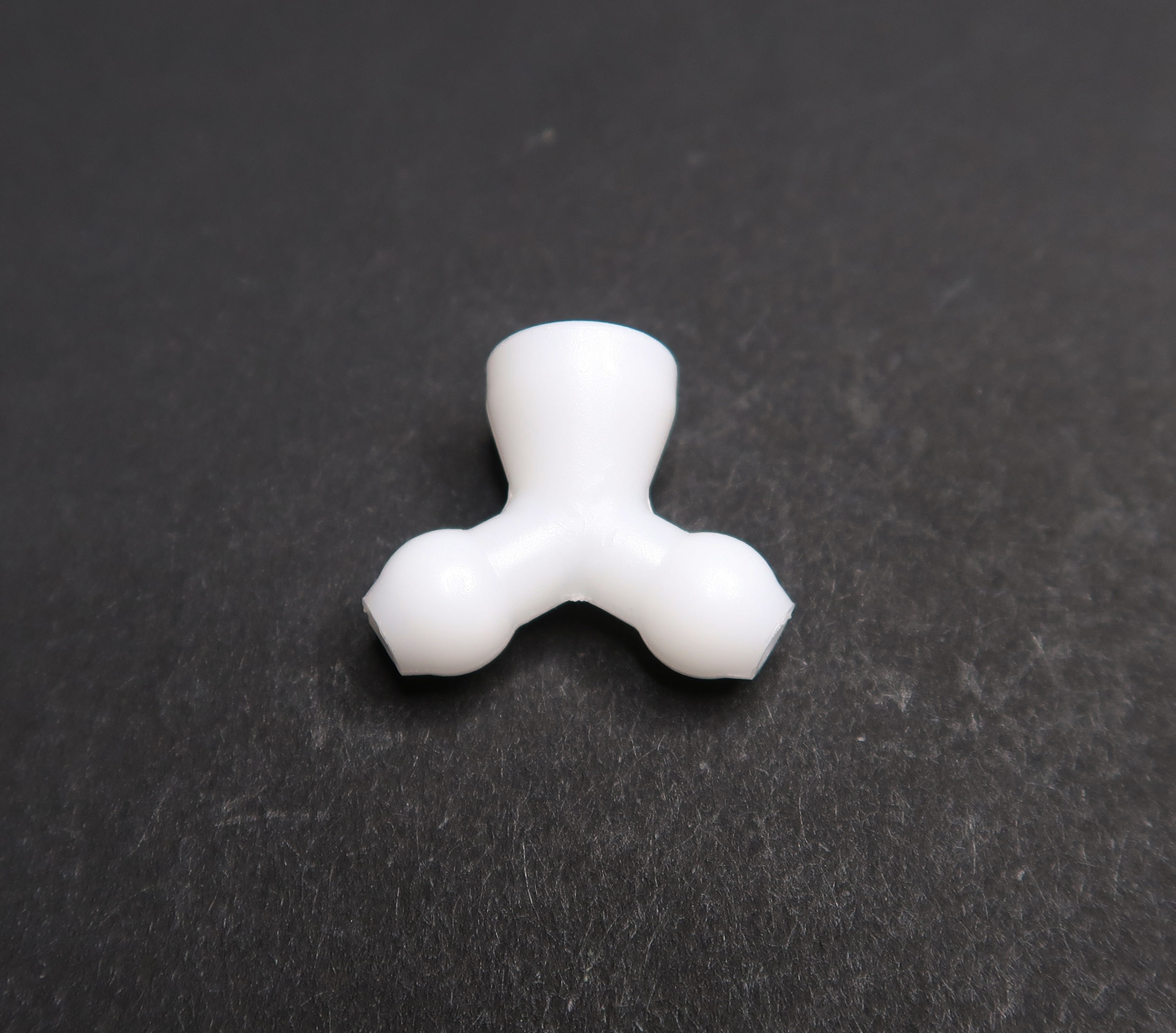 1/8" Plastic ball and socket armature 'Y' fitting