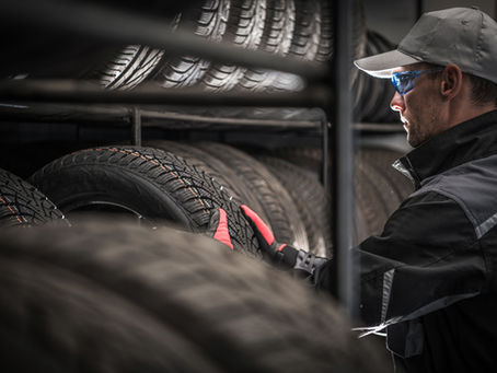 Jateamento com Gelo Seco na Indústria de Pneus: Eficiência, Economia e Sustentabilidade