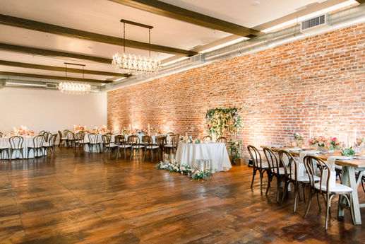 San Franciscan Gardens White Uplighting by second song Wedding