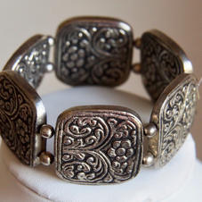 Item #V33 - $10