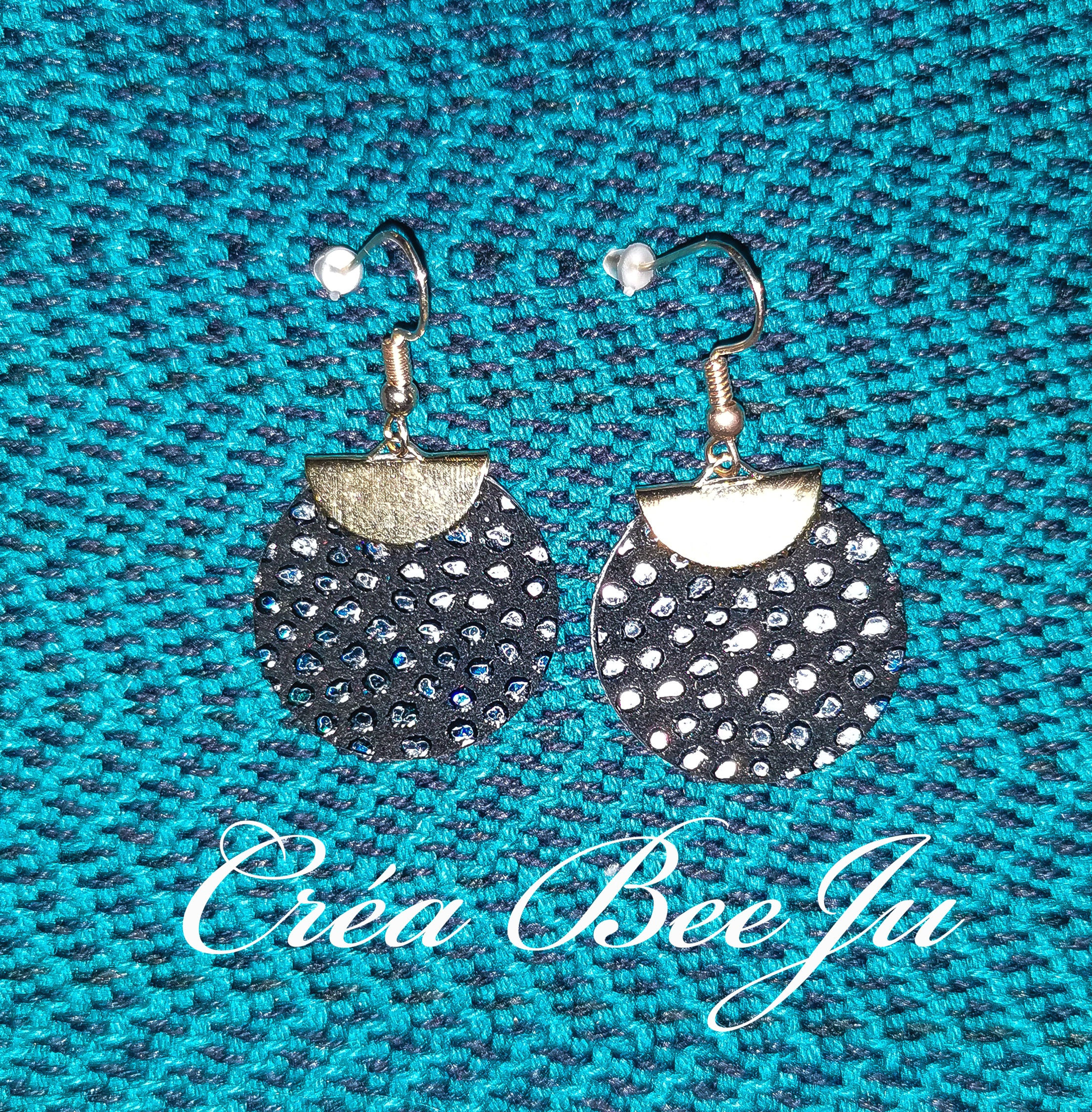 Petites boucles rondes cuir galuchat et or