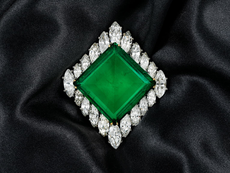 A Spectacular Emerald Brooch Takes Center Stage at Christie's