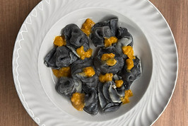 Ravioli ripieni di gamberoni con salsa pomodoro-gamberi