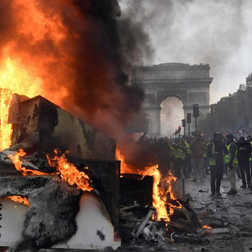 FRANCE - Protests and strikes do not stop!