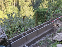 Fundament ausschalen, Schalsteinmauer setzen