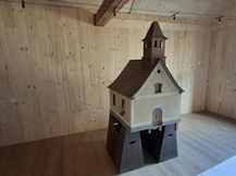 Aufstellung der Bergkirche im Ausstellungsraum