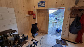 Leisten im Stüberl montieren