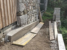 Arbeiten Gebäudemauer Westseite
Fundament ausschalen