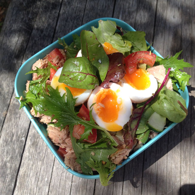 PALEO SALÁT S TUŇÁKEM