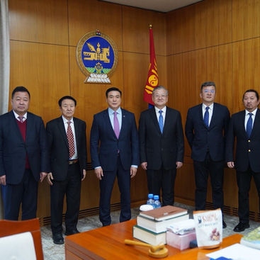 Representatives of ''Xinjiang-Uyghur Autonomous Region''visited Mongolia and exchanged ideas on cooperation in major infrastructure developments.