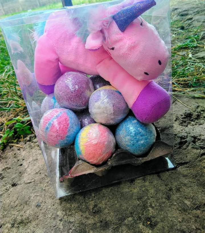 Thumbnail: Kids Bath Bomb Hamper